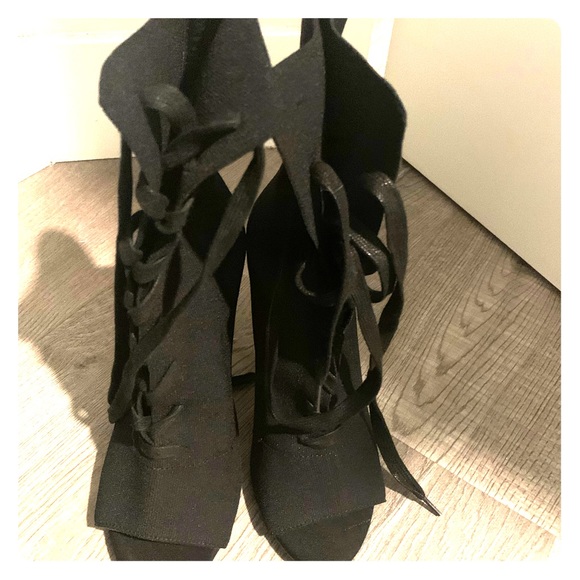 Steve Madden - Picture 1 of 3